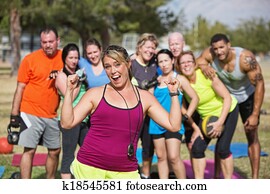 entusiasmado, instructor salud, con, grupo