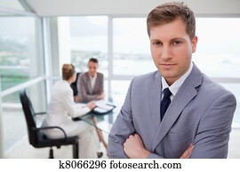 skorý, sales manager, nečinný