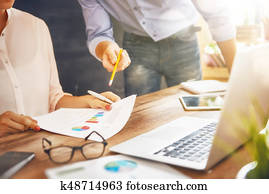 homem mulher, trabalhando, em, escritório