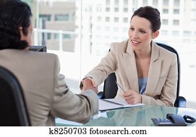 manager, schüttelnd, dass, hand, von, a, männlich, bewerber