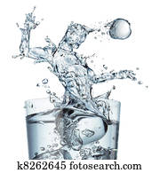 vidrio agua, con, un, salpicadura, formado, como, un, jugador del fútbol, saltar, y, golpear la bola, con, el suyo, head., cicatrizarse, vista, blanco, fondo., concepto, image.