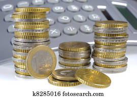 gestapelt, euromünzen, und, finanziell, taschenrechner