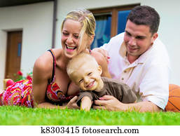 glad familie, foran, det, hus