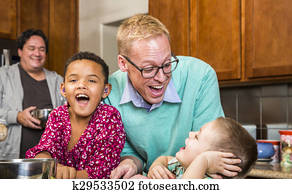 משפחה, עם, שני, גברים הומוסקסואליים, לצחוק