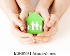 manos, tenencia, casa verde, con, familia
