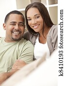 开心, african american夫妇, 坐, 在家