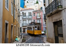clássicas, amarela, bonde, em, alfama, quater, em, lisboa, portugal clássicas, amarela, bonde, em, alfama, quater, em, lisboa, portugal