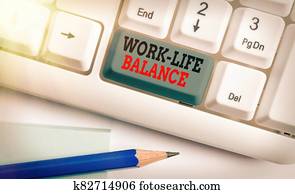 escritura, nota, actuación, trabajo, vida, balance., empresa / negocio, foto, showcasing, prioritization, entre, un, individualal, y, profesional, actividad, blanco, pc, teclado, con, vacío, note papel, sobre, blanco, llave, copia, space.