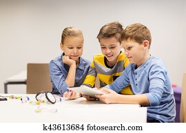 crianças, com, pc tabela, programação, em, robótica, escola