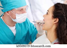 רופא שניים, ב, משקפיים הגנתיים