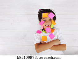 menino, com, memorando, postos, ligado, seu, rosto