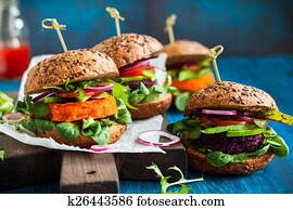 Veggie beet and carrot burgers with avocado Veggie beet and carrot burgers with avocado