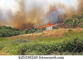 巨大 山火事 脅す 家 中に ポルトガル ストックイメージ K Fotosearch