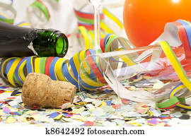 להתנצנץ יין