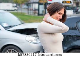 פגע, ילדה, אחרי, תאונה של מכונית, ב, ה, רחוב