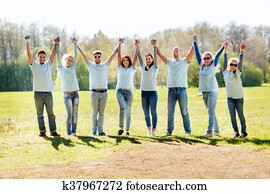 grupo, de, voluntários, celebrando, sucesso, parque