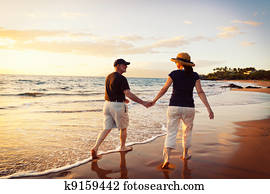 ältere paare, genießen, sonnenuntergang, strand