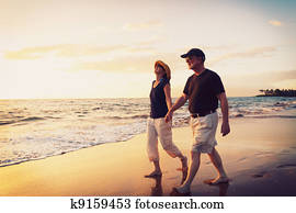 ältere paare, genießen, sonnenuntergang, strand