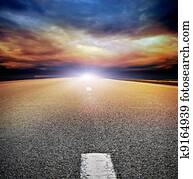 aszfalt út, alatt, a, mező, felett, viharos, sötét cloudy ég