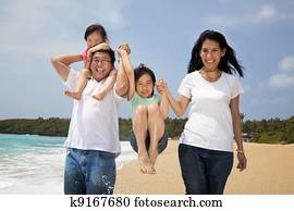 gelukkige familie, op het strand