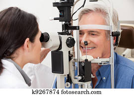 homem, sofrendo, um, visual, campo, teste