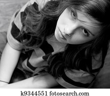 menina adolescente, sério