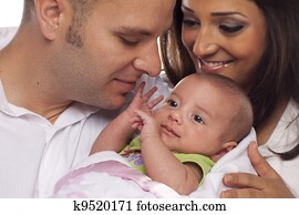 מירוץ מעורבב, זוג צעיר, עם, תינוק של יילוד