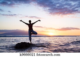 צללית, של, a, יפה, יוגה, אישה