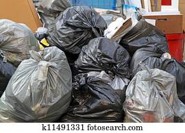 A 山 の 黒 ごみ 袋 写真館 イメージ館 6619 Fotosearch