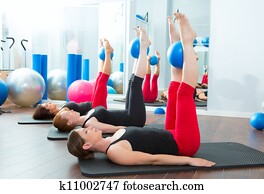 aeróbica, pilates, mulheres, com, ioga, bolas