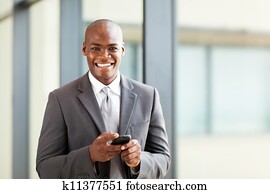 afrikanisch, führungskraft, mit, klug, telefongerät