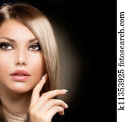 Beauty Girl With Healthy Long Hair 