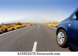 Car road perspective vanishing to infinity in Tenerife