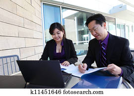 chino, hombre y mujer, en, computadora