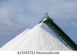 Extraction of salt