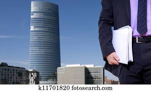 geschäftsmann, mit, stadt, hintergrund, von, finanz