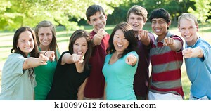 grupo étnico, de, feliz, adolescente, amigos, exterior