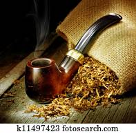 Hölzern, pfeife, und, tabak, design., hinüber, schwarzer hintergrund