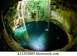 Ik-Kil Cenote, Chichen Itza, Mexico Ik-Kil Cenote, Chichen Itza, Mexico