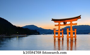 Itsukushima, portão torii, em, miyajima, japão