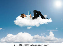 mujer de negocios, leer un libro, en, un, nube