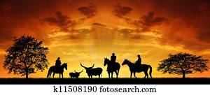 silueta, vaqueiros, com, cavalos