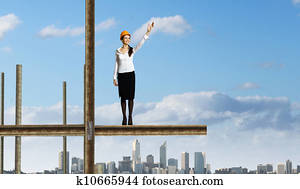 אישת עסקים, ו, כיטיסכאף