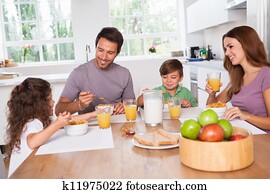 família come, pequeno almoço saudável