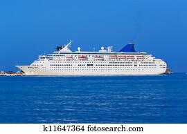 Passenger cruise ship