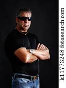 somber, guy resistente