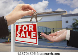 agente, entregando, a, teclas, frente, escritório negócio