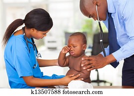 americano afro, pediatra, e, enfermeira, examinando, um, menino bebê