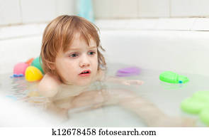 baby flicka, bad, med, toys