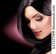  Beautiful Brunette Girl. Healthy Long Hair